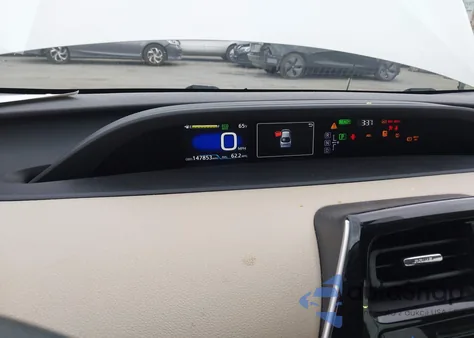 2016 Toyota Prius Two Eco z USA, uszkodzony, nr VIN JTDKARFUXG3017210